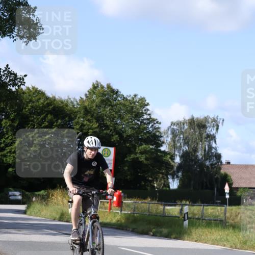 25.08.2024 - Elbe Triathlon Hamburg Fuchs,  Jonas http://msf.ph/oto/6864146 25.08.2024 10:48:40 Radfahren 585, 650 meine-sportfotos.de