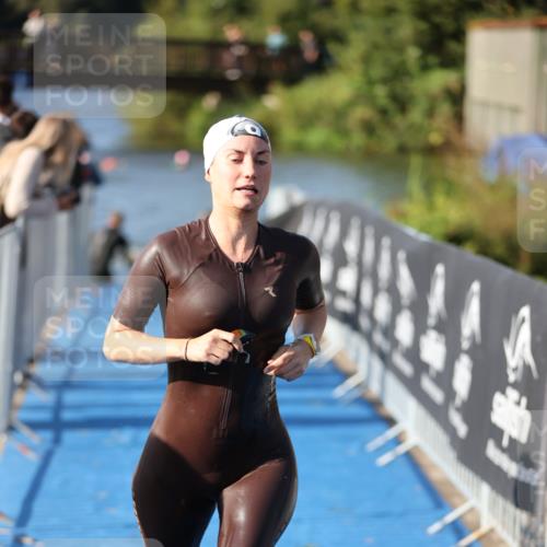 25.08.2024 - Elbe Triathlon Hamburg H.Heesch http://msf.ph/oto/6864153 25.08.2024 09:35:31 Schwimmen 461, 473, 514, 532, 547 meine-sportfotos.de