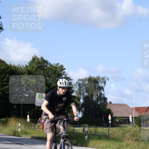 25.08.2024 - Elbe Triathlon Hamburg Fuchs,  Jonas http://msf.ph/oto/6864154 25.08.2024 10:48:40 Radfahren 585, 650 meine-sportfotos.de