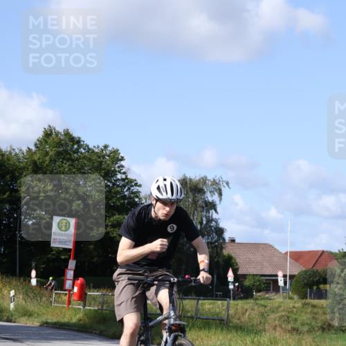 25.08.2024 - Elbe Triathlon Hamburg Fuchs,  Jonas http://msf.ph/oto/6864158 25.08.2024 10:48:40 Radfahren 585, 650 meine-sportfotos.de