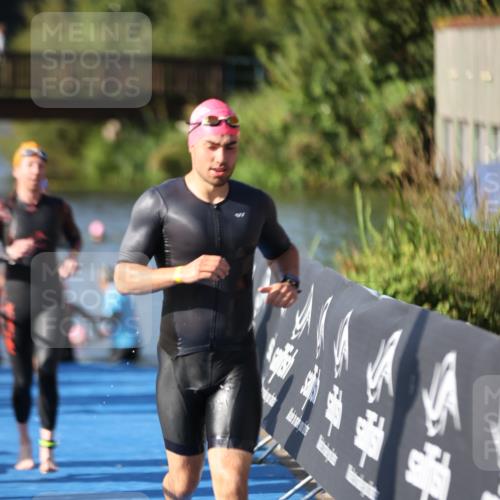 25.08.2024 - Elbe Triathlon Hamburg H.Heesch http://msf.ph/oto/6864183 25.08.2024 09:35:43 Schwimmen 461, 473, 521, 532 meine-sportfotos.de