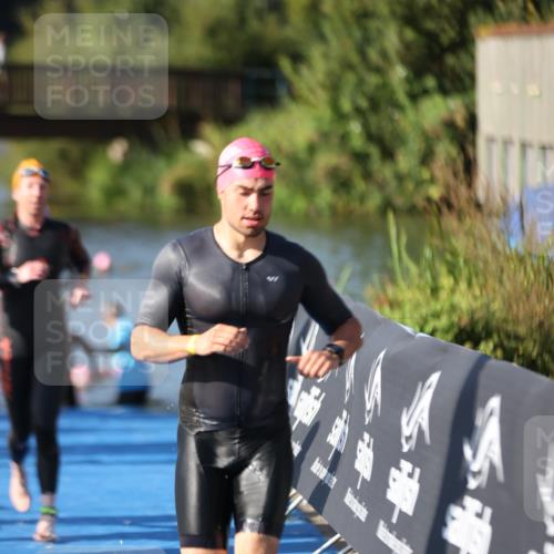 25.08.2024 - Elbe Triathlon Hamburg H.Heesch http://msf.ph/oto/6864192 25.08.2024 09:35:43 Schwimmen 461, 473, 521, 532 meine-sportfotos.de
