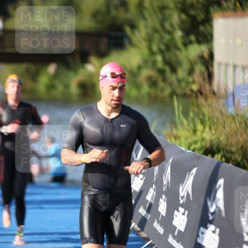 25.08.2024 - Elbe Triathlon Hamburg H.Heesch http://msf.ph/oto/6864195 25.08.2024 09:35:43 Schwimmen 461, 473, 521, 532 meine-sportfotos.de