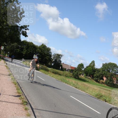 25.08.2024 - Elbe Triathlon Hamburg Fuchs,  Jonas http://msf.ph/oto/6864201 25.08.2024 10:48:57 Radfahren 628, 711, 745, 717, 568, 729, 706 meine-sportfotos.de