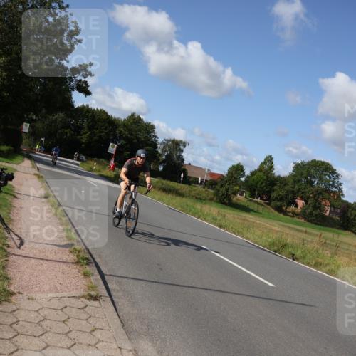 25.08.2024 - Elbe Triathlon Hamburg Fuchs,  Jonas http://msf.ph/oto/6864208 25.08.2024 10:48:57 Radfahren 628, 711, 745, 717, 568, 729, 706 meine-sportfotos.de