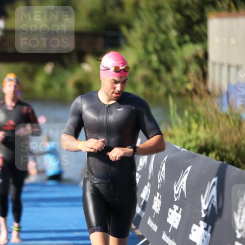 25.08.2024 - Elbe Triathlon Hamburg H.Heesch http://msf.ph/oto/6864209 25.08.2024 09:35:43 Schwimmen 461, 473, 521, 532 meine-sportfotos.de