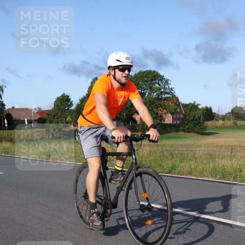 25.08.2024 - Elbe Triathlon Hamburg Fuchs,  Jonas http://msf.ph/oto/6864210 25.08.2024 09:21:48 Radfahren 92, 294, 34, 280, 190, 84 meine-sportfotos.de