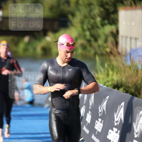 25.08.2024 - Elbe Triathlon Hamburg H.Heesch http://msf.ph/oto/6864215 25.08.2024 09:35:43 Schwimmen 461, 473, 521, 532 meine-sportfotos.de