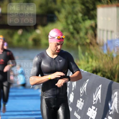 25.08.2024 - Elbe Triathlon Hamburg H.Heesch http://msf.ph/oto/6864222 25.08.2024 09:35:44 Schwimmen 461, 473, 521, 532 meine-sportfotos.de