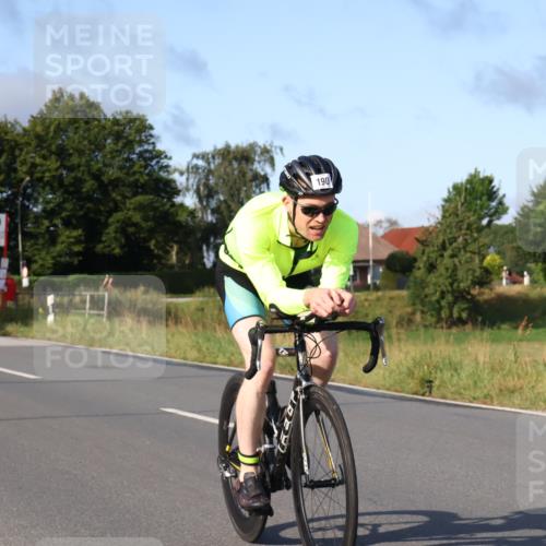25.08.2024 - Elbe Triathlon Hamburg Fuchs,  Jonas http://msf.ph/oto/6864223 25.08.2024 09:21:49 Radfahren 294, 34, 280, 190, 84 meine-sportfotos.de