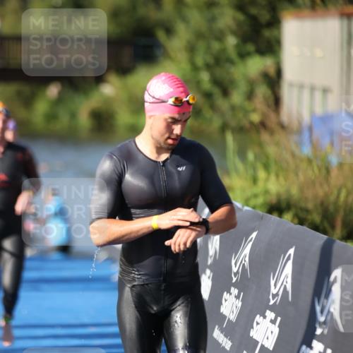 25.08.2024 - Elbe Triathlon Hamburg H.Heesch http://msf.ph/oto/6864225 25.08.2024 09:35:44 Schwimmen 461, 473, 521, 532 meine-sportfotos.de