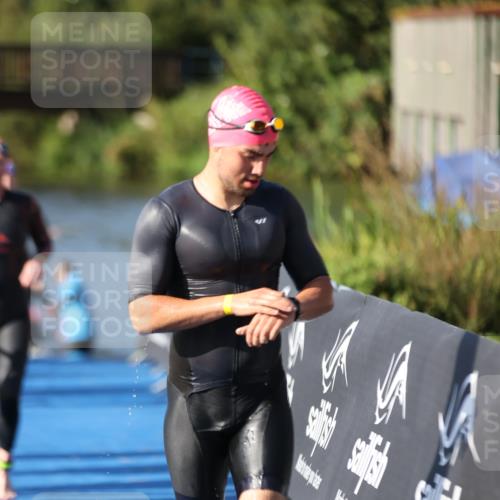 25.08.2024 - Elbe Triathlon Hamburg H.Heesch http://msf.ph/oto/6864228 25.08.2024 09:35:44 Schwimmen 461, 473, 521, 532 meine-sportfotos.de