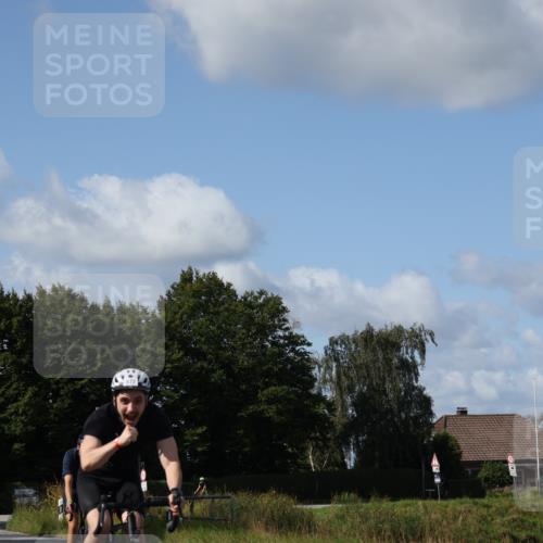 25.08.2024 - Elbe Triathlon Hamburg Fuchs,  Jonas http://msf.ph/oto/6864245 25.08.2024 10:49:09 Radfahren 706, 651, 577, 692 meine-sportfotos.de