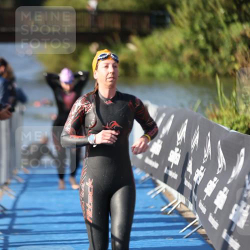 25.08.2024 - Elbe Triathlon Hamburg H.Heesch http://msf.ph/oto/6864246 25.08.2024 09:35:45 Schwimmen 461, 473, 521, 532 meine-sportfotos.de