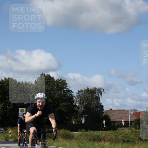 25.08.2024 - Elbe Triathlon Hamburg Fuchs,  Jonas http://msf.ph/oto/6864247 25.08.2024 10:49:09 Radfahren 706, 651, 577, 692 meine-sportfotos.de