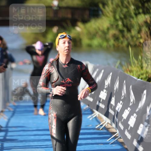 25.08.2024 - Elbe Triathlon Hamburg H.Heesch http://msf.ph/oto/6864249 25.08.2024 09:35:45 Schwimmen 461, 473, 521, 532 meine-sportfotos.de
