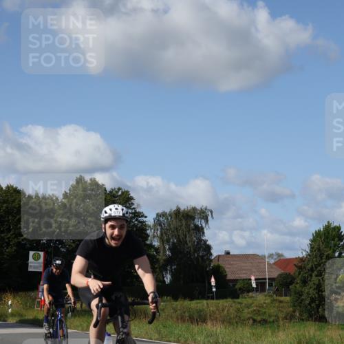 25.08.2024 - Elbe Triathlon Hamburg Fuchs,  Jonas http://msf.ph/oto/6864251 25.08.2024 10:49:09 Radfahren 706, 651, 577, 692 meine-sportfotos.de