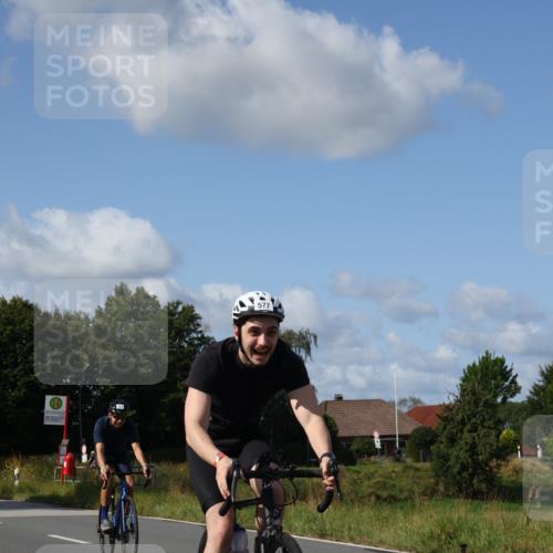 25.08.2024 - Elbe Triathlon Hamburg Fuchs,  Jonas http://msf.ph/oto/6864255 25.08.2024 10:49:10 Radfahren 651, 577, 692 meine-sportfotos.de
