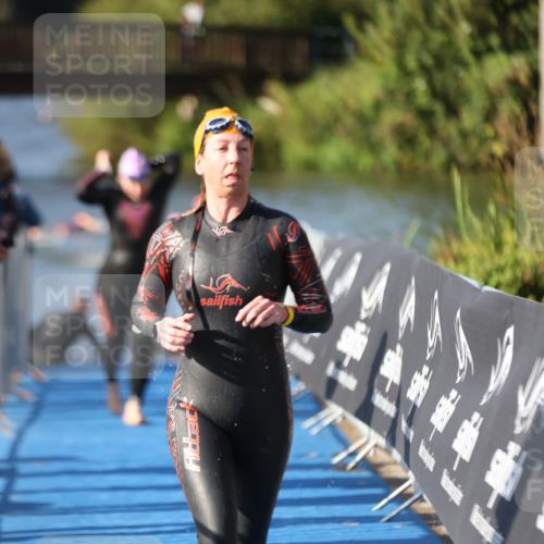 25.08.2024 - Elbe Triathlon Hamburg H.Heesch http://msf.ph/oto/6864256 25.08.2024 09:35:45 Schwimmen 461, 473, 521, 532 meine-sportfotos.de