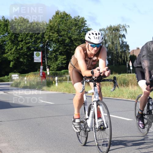 25.08.2024 - Elbe Triathlon Hamburg Fuchs,  Jonas http://msf.ph/oto/6864272 25.08.2024 09:21:57 Radfahren 84, 296, 93, 308 meine-sportfotos.de