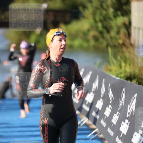 25.08.2024 - Elbe Triathlon Hamburg H.Heesch http://msf.ph/oto/6864285 25.08.2024 09:35:46 Schwimmen 461, 521, 532 meine-sportfotos.de