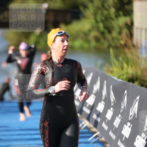25.08.2024 - Elbe Triathlon Hamburg H.Heesch http://msf.ph/oto/6864288 25.08.2024 09:35:46 Schwimmen 461, 521, 532 meine-sportfotos.de