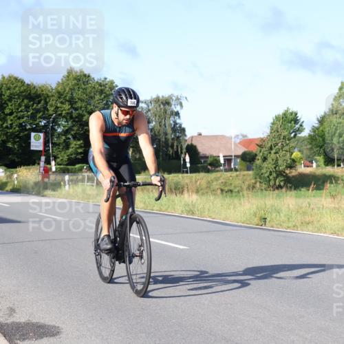 25.08.2024 - Elbe Triathlon Hamburg Fuchs,  Jonas http://msf.ph/oto/6864296 25.08.2024 09:21:59 Radfahren 84, 296, 93, 308, 213 meine-sportfotos.de