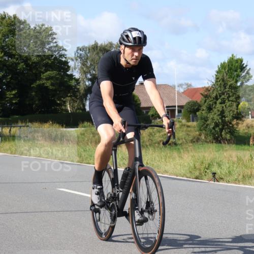 25.08.2024 - Elbe Triathlon Hamburg Fuchs,  Jonas http://msf.ph/oto/6864299 25.08.2024 10:49:30 Radfahren 758, 677 meine-sportfotos.de