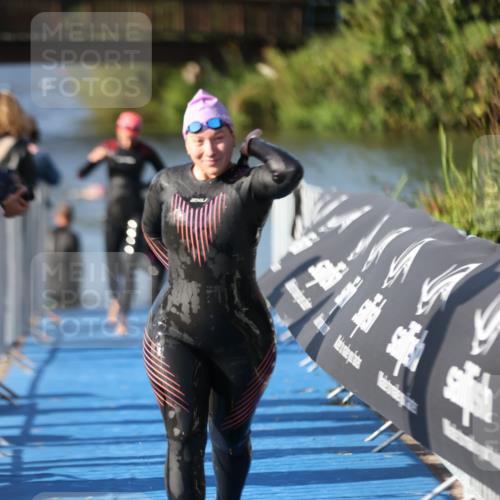 25.08.2024 - Elbe Triathlon Hamburg H.Heesch http://msf.ph/oto/6864309 25.08.2024 09:35:49 Schwimmen 461, 521, 532 meine-sportfotos.de