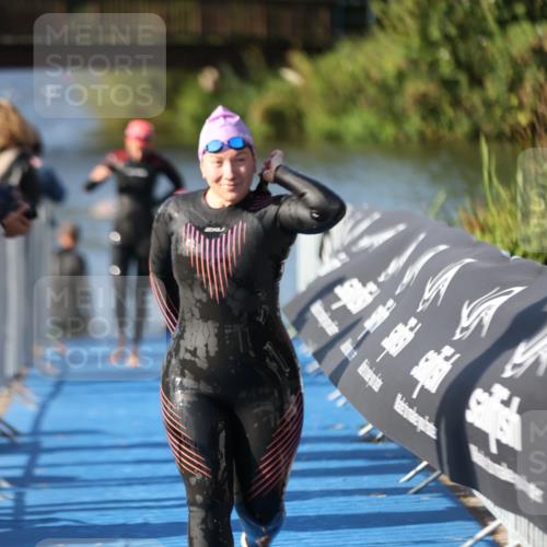 25.08.2024 - Elbe Triathlon Hamburg H.Heesch http://msf.ph/oto/6864315 25.08.2024 09:35:49 Schwimmen 461, 521, 532 meine-sportfotos.de