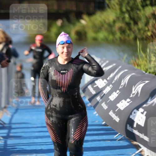 25.08.2024 - Elbe Triathlon Hamburg H.Heesch http://msf.ph/oto/6864324 25.08.2024 09:35:49 Schwimmen 461, 521, 532 meine-sportfotos.de