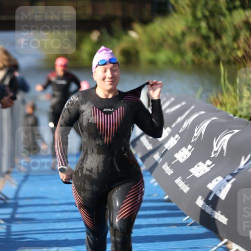 25.08.2024 - Elbe Triathlon Hamburg H.Heesch http://msf.ph/oto/6864332 25.08.2024 09:35:49 Schwimmen 461, 521, 532 meine-sportfotos.de