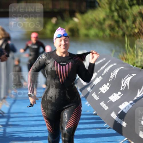 25.08.2024 - Elbe Triathlon Hamburg H.Heesch http://msf.ph/oto/6864335 25.08.2024 09:35:50 Schwimmen 461, 521, 532 meine-sportfotos.de