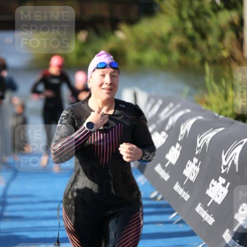 25.08.2024 - Elbe Triathlon Hamburg H.Heesch http://msf.ph/oto/6864339 25.08.2024 09:35:50 Schwimmen 461, 521, 532 meine-sportfotos.de