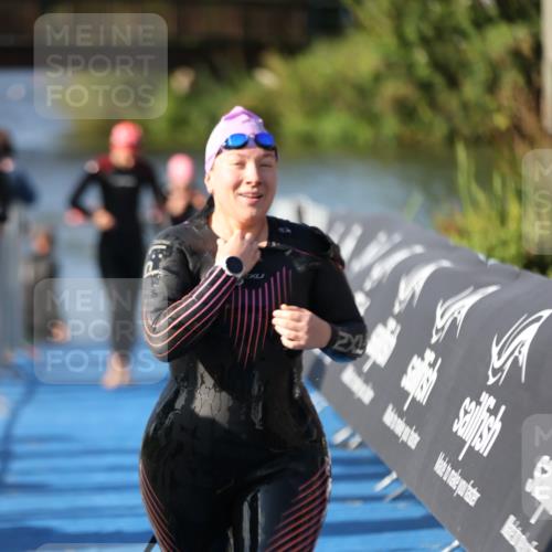 25.08.2024 - Elbe Triathlon Hamburg H.Heesch http://msf.ph/oto/6864345 25.08.2024 09:35:50 Schwimmen 461, 521, 532 meine-sportfotos.de