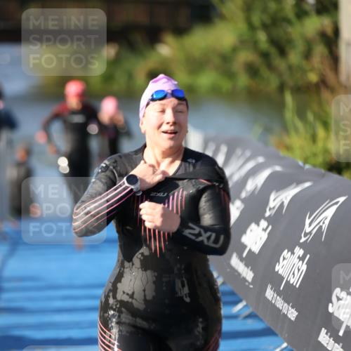 25.08.2024 - Elbe Triathlon Hamburg H.Heesch http://msf.ph/oto/6864362 25.08.2024 09:35:50 Schwimmen 461, 521, 532 meine-sportfotos.de