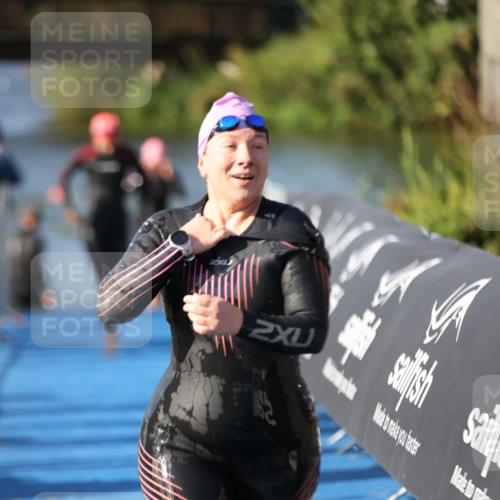 25.08.2024 - Elbe Triathlon Hamburg H.Heesch http://msf.ph/oto/6864366 25.08.2024 09:35:50 Schwimmen 461, 521, 532 meine-sportfotos.de
