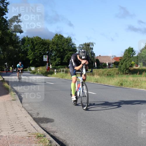 25.08.2024 - Elbe Triathlon Hamburg Fuchs,  Jonas http://msf.ph/oto/6864388 25.08.2024 09:22:17 Radfahren 184, 37, 169, 179, 62, 440 meine-sportfotos.de