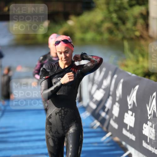 25.08.2024 - Elbe Triathlon Hamburg H.Heesch http://msf.ph/oto/6864394 25.08.2024 09:35:57 Schwimmen 461, 487, 521, 532, 540 meine-sportfotos.de