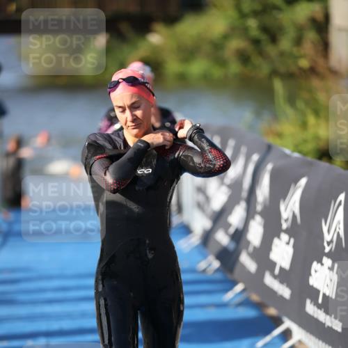 25.08.2024 - Elbe Triathlon Hamburg H.Heesch http://msf.ph/oto/6864420 25.08.2024 09:35:58 Schwimmen 461, 487, 521, 532, 540 meine-sportfotos.de