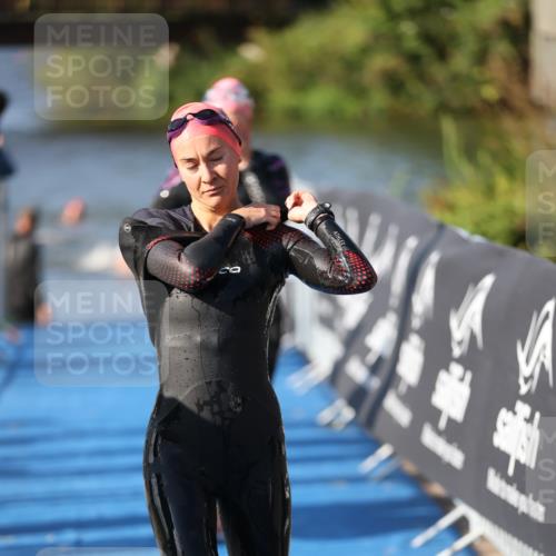 25.08.2024 - Elbe Triathlon Hamburg H.Heesch http://msf.ph/oto/6864427 25.08.2024 09:35:58 Schwimmen 461, 487, 521, 532, 540 meine-sportfotos.de