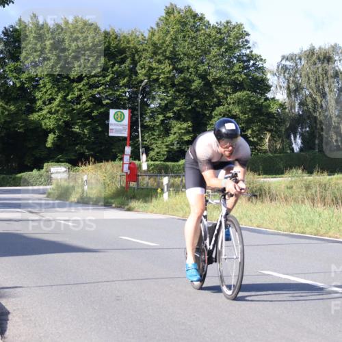 25.08.2024 - Elbe Triathlon Hamburg Fuchs,  Jonas http://msf.ph/oto/6864456 25.08.2024 09:22:24 Radfahren 179, 62, 440, 410, 128, 75 meine-sportfotos.de
