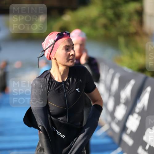 25.08.2024 - Elbe Triathlon Hamburg H.Heesch http://msf.ph/oto/6864472 25.08.2024 09:35:59 Schwimmen 461, 487, 521, 532, 540 meine-sportfotos.de