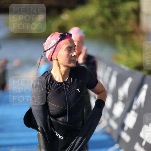 25.08.2024 - Elbe Triathlon Hamburg H.Heesch http://msf.ph/oto/6864474 25.08.2024 09:35:59 Schwimmen 461, 487, 521, 532, 540 meine-sportfotos.de