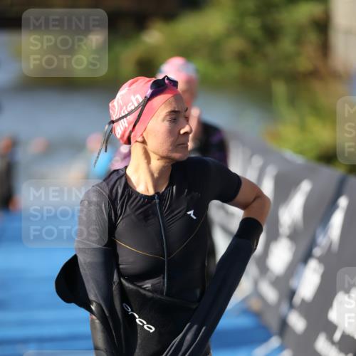 25.08.2024 - Elbe Triathlon Hamburg H.Heesch http://msf.ph/oto/6864479 25.08.2024 09:35:59 Schwimmen 461, 487, 521, 532, 540 meine-sportfotos.de