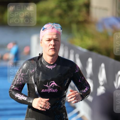 25.08.2024 - Elbe Triathlon Hamburg H.Heesch http://msf.ph/oto/6864495 25.08.2024 09:36:01 Schwimmen 487, 521, 532, 540 meine-sportfotos.de