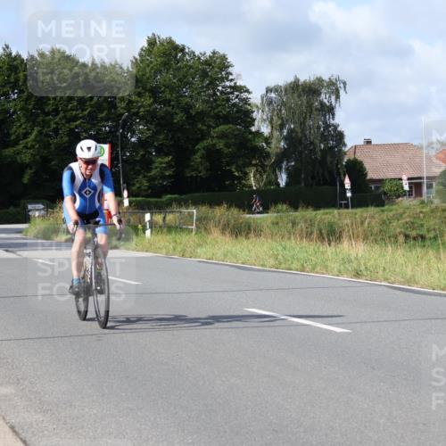 25.08.2024 - Elbe Triathlon Hamburg Fuchs,  Jonas http://msf.ph/oto/6864497 25.08.2024 10:06:26 Radfahren 445, 426, 175 meine-sportfotos.de