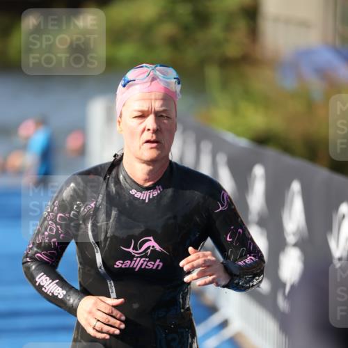 25.08.2024 - Elbe Triathlon Hamburg H.Heesch http://msf.ph/oto/6864501 25.08.2024 09:36:01 Schwimmen 487, 521, 532, 540 meine-sportfotos.de