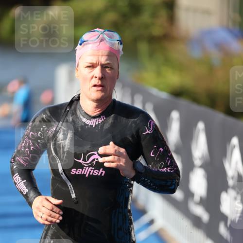 25.08.2024 - Elbe Triathlon Hamburg H.Heesch http://msf.ph/oto/6864510 25.08.2024 09:36:01 Schwimmen 487, 521, 532, 540 meine-sportfotos.de