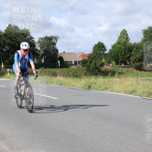25.08.2024 - Elbe Triathlon Hamburg Fuchs,  Jonas http://msf.ph/oto/6864512 25.08.2024 10:06:26 Radfahren 445, 426, 175 meine-sportfotos.de